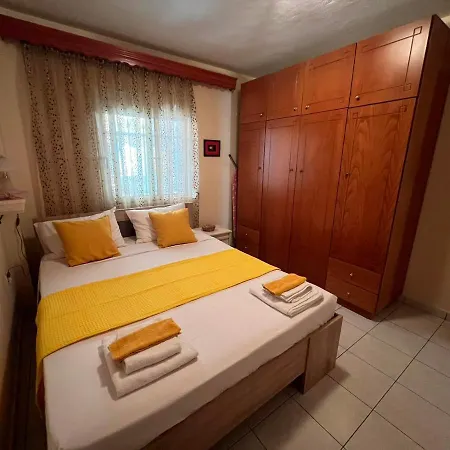 Lemon House Apartamento Polychrono